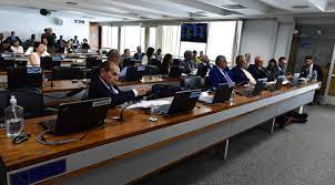 Comiss&atilde;o do Senado aprova relat&oacute;rio da reforma tribut&aacute;ria; texto vai a Plen&aacute;rio | CNN Brasil