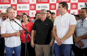 Azevêdo participa de sorteio de 856 apartamentos dos Residenciais São Judas Tadeu I e II e entrega escrituras de imóveis em Patos - Repórter PB