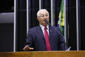 Mesmo ausente da Câmara, devido a um procedimento cirúrgico, Frei Anastácio repudia aprovação da PEC do calote