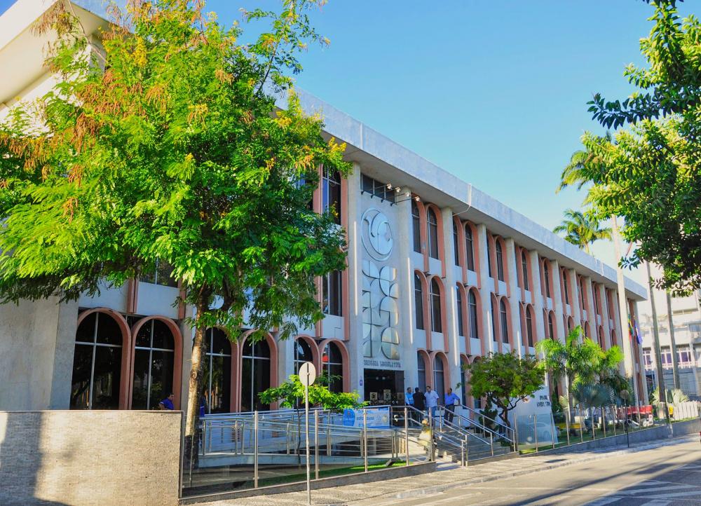 Comissão aprova projeto que proíbe a contratação de artistas condenados pela Lei Maria da Penha