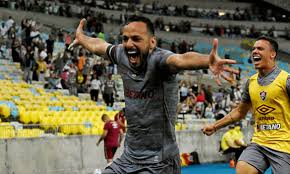 Flu ganha de virada e quebra sequência de vitórias do Palmeiras