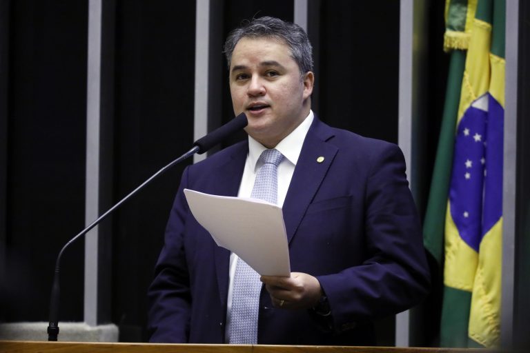 Deputados aprovam projeto de Efraim Filho que estende desoneração da folha de pagamento até 2023