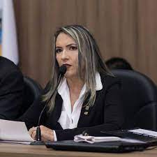 Tide Eduardo (PSL) é reeleita presidente da Câmara Municipal de Patos