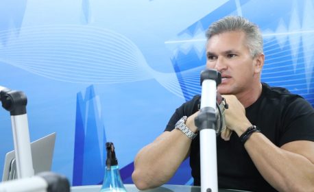 Julian rebate Walber e dispara: “Imagino a cena dele vindo me prender. Dali só vai sair um inteiro”