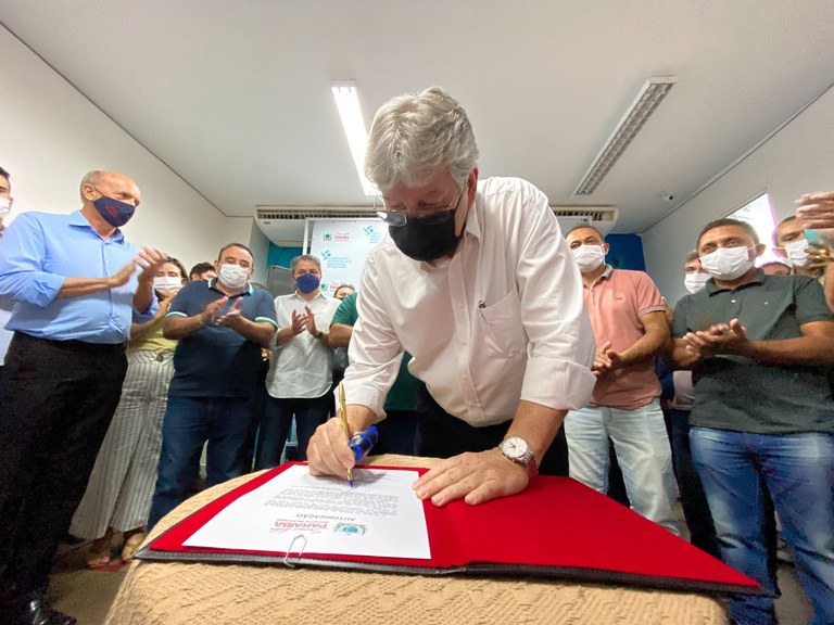 João Azevêdo entrega reforma e equipamentos do Bloco Cirúrgico e autoriza novo centro de cirurgias no Hospital de Patos
