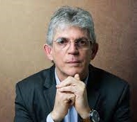 TCE-PB adia, pela terceira vez, julgamento de contas de Ricardo Coutinho