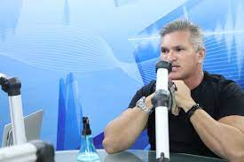 Julian Lemos diz que Efraim Filho é o candidato natural do partido, mas aguarda conversa para definir apoio