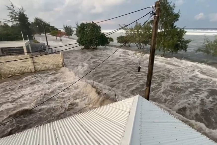 Erupção de vulcão em Tonga provoca tsunami no sul do Pacífico; EUA alertam em alerta
