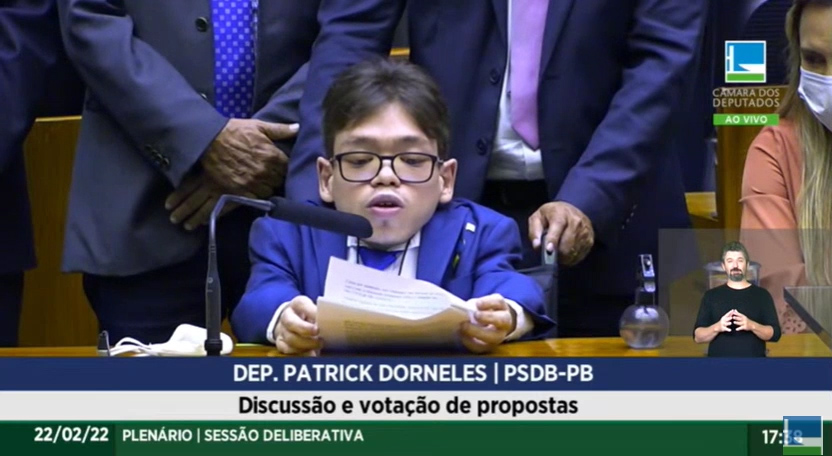 Patrick Dorneles toma posse na Câmara na presença da 1ª Dama Michelle Bilsonaro