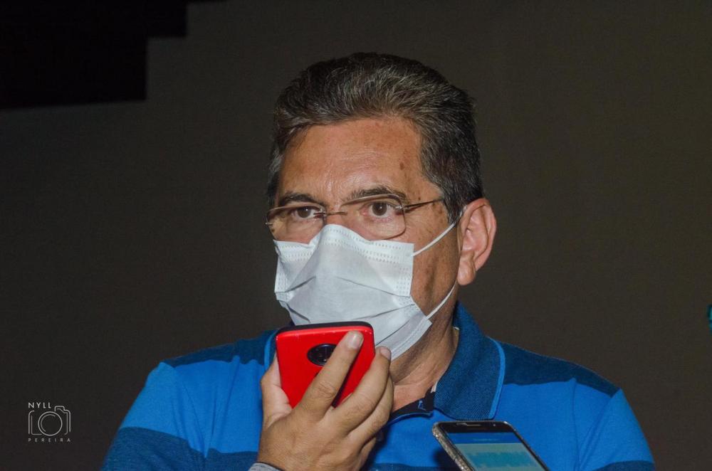 Adriano faz apelo para os reitores da UFCG e UFPB solucionar regulação nos HUs