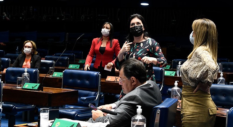 Senadores denunciam ameaças por posição contrária à ampliação do acesso às armas 