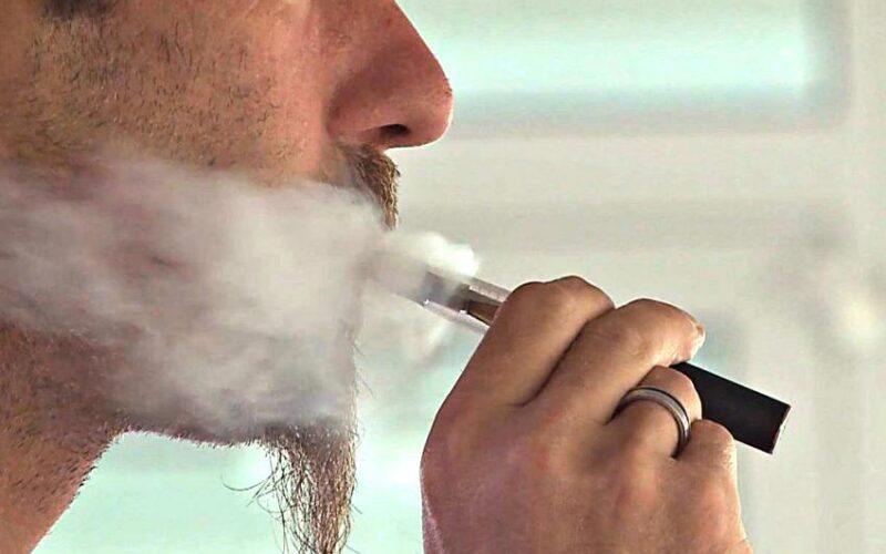 No dia estadual de combate ao tabagismo, Saúde alerta para os riscos do cigarro eletrônico
