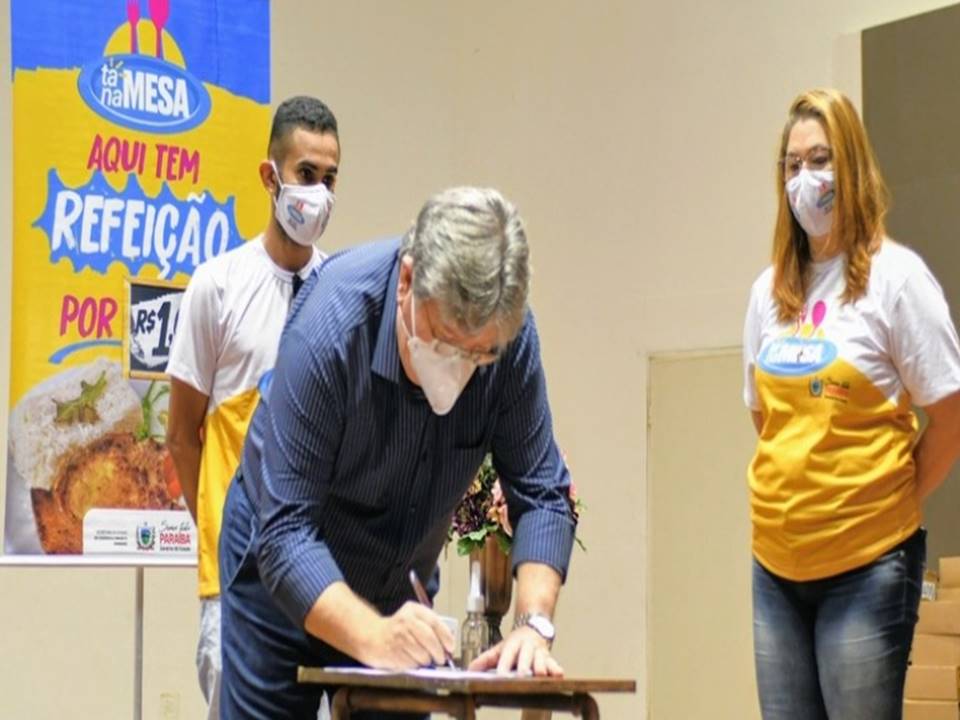 Governador anuncia ampliação do programa Tá na Mesa para mais 56 municípios paraibanos