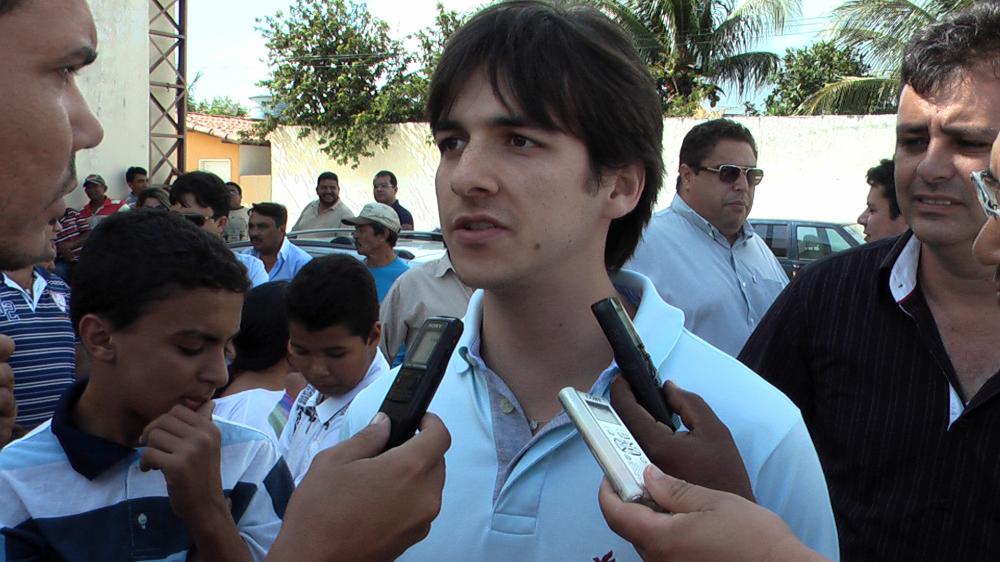 Pedro fala em afinidade ao lado de Efraim Filho