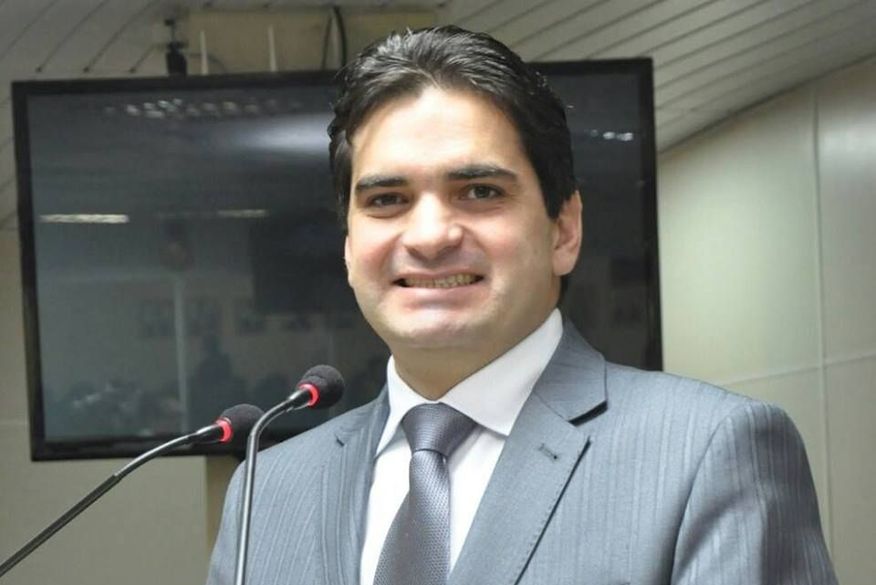 Murilo Galdino entrega cargo na Secretaria a João Azevêdo para lançar candidatura a deputado federal