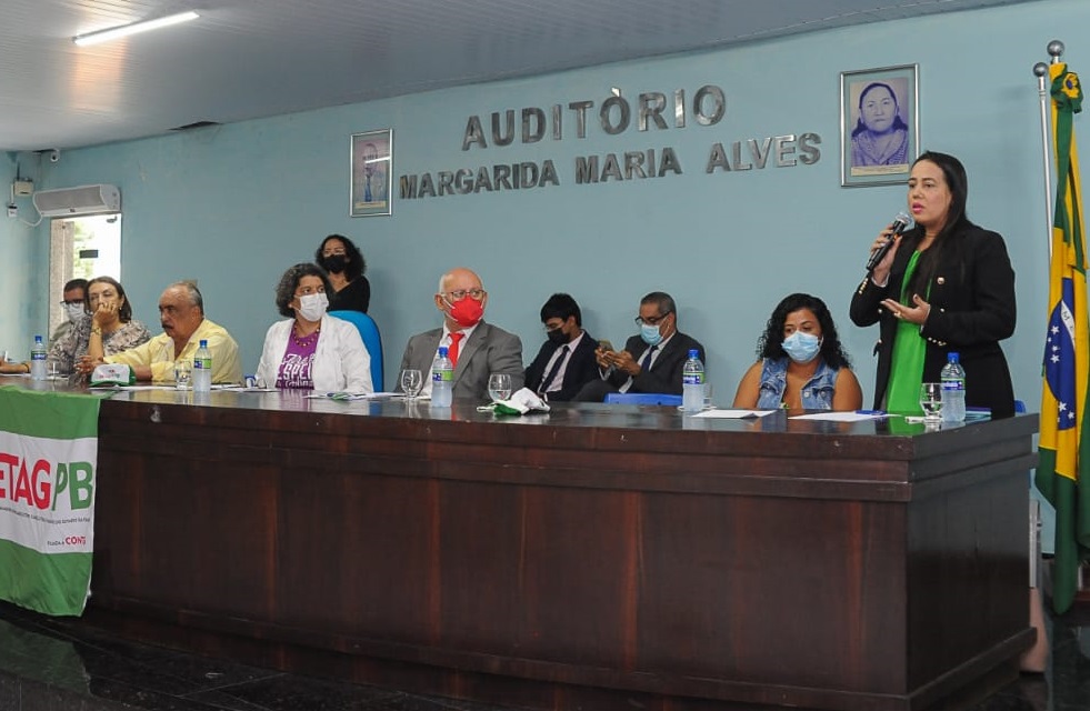 Audiência Pública mobiliza sociedade e parlamentares para impedir cortes no INSS