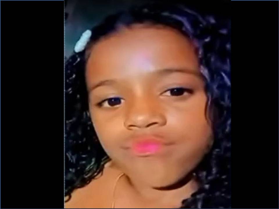 Morre menina atropelada por carro alegórico na saída do Sambódromo