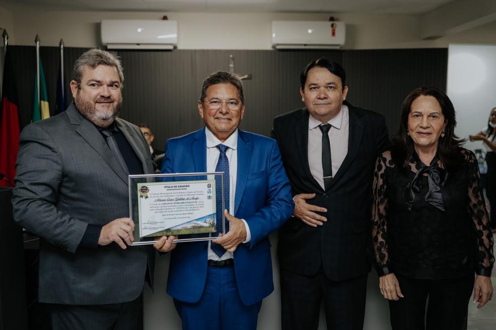 Adriano Galdino recebe título de cidadão de Serra Branca