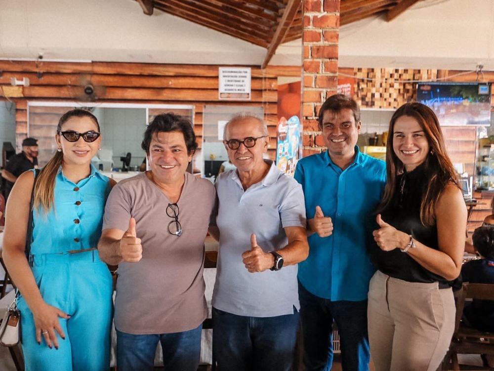 Cícero Lucena ‘ arregaça as mangas’ e se engaja na pré-campanha do seu filho Mersinho
