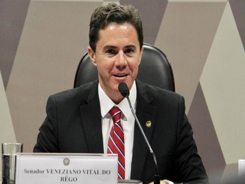 Senado confirma Auxílio Brasil em R$ 400 de forma permanente 