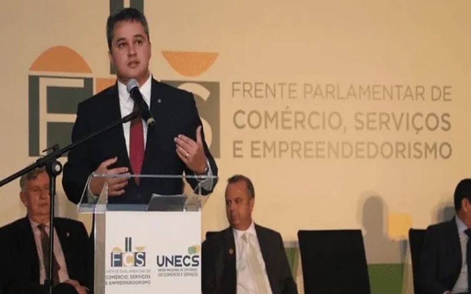 Líderes empresariais chegam em João Pessoa, nesta quinta-feira, para homenagear o deputado Efraim Filho