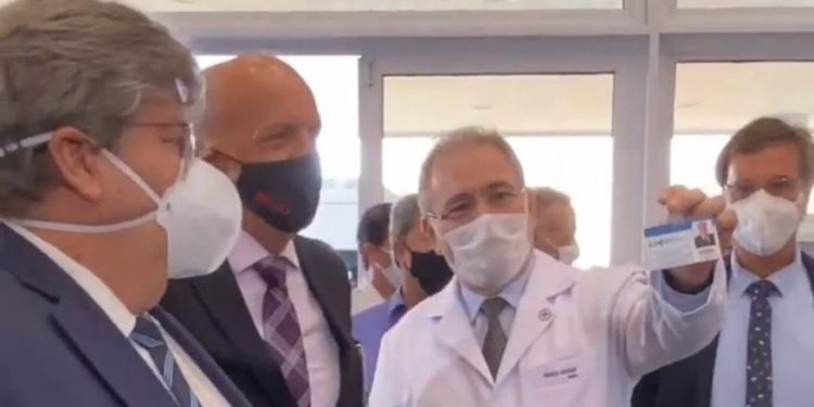  Ministro diz que Cardiologista sempre enxerga o mundo com os olhos do coração.