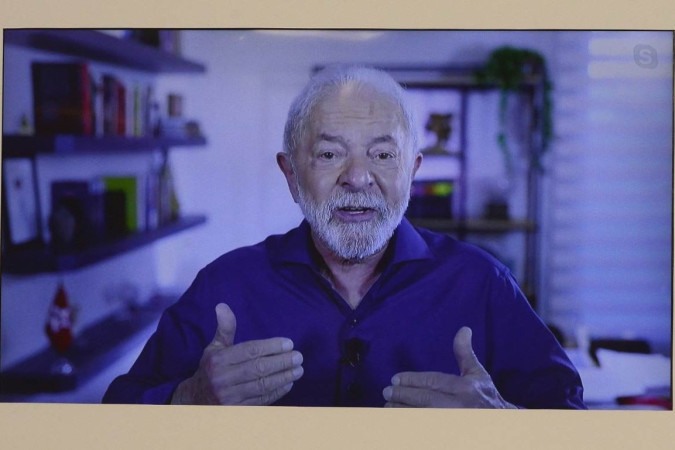 Lula sinaliza intenção de mais concursos e reajuste para servidores