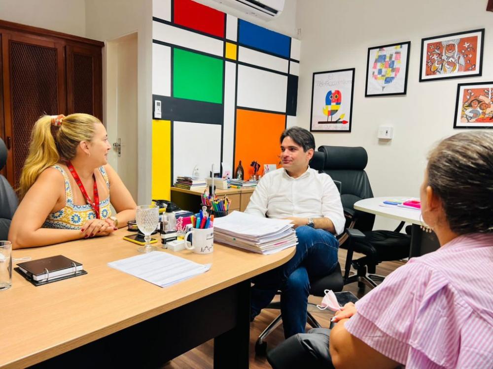 Murilo Galdino vai destinar emendas para instalação de centros de atendimento ao autista