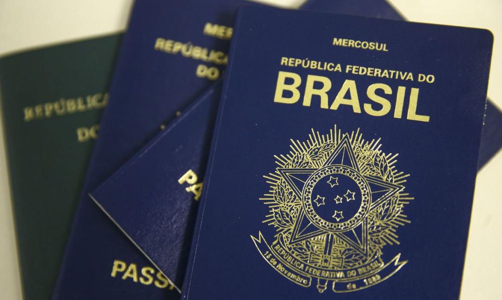 Polícia Federal vai suspender emissão de novos passaportes por falta de verba