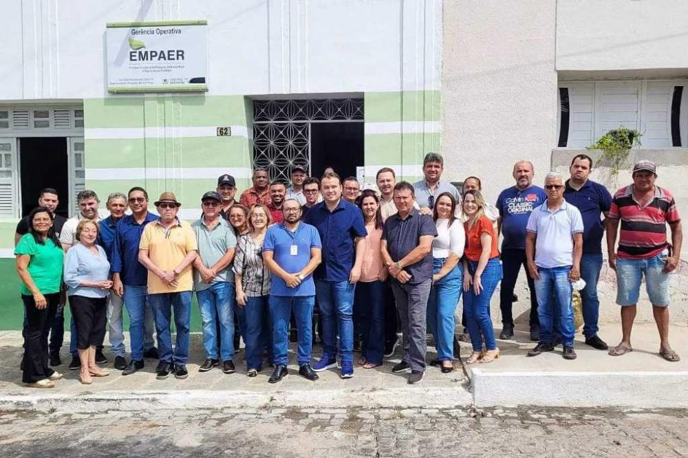 Prefeito Umberto Jefferson e o Coordenador Regional Chico Acácio inaugura a reforma da EMPAER em São Mamede