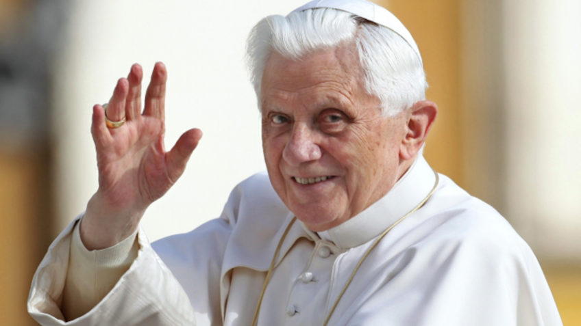 O Vaticano informou que o Papa Emérito Bento XVI faleceu hoje às 9h34 no Mosteiro Mater Ecclesiae 