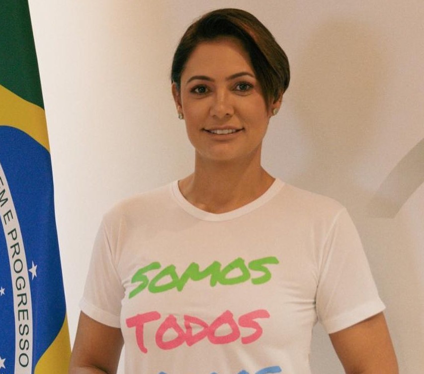 Governo Lula revê segredo da gestão anterior e libera lista de visitas a Michelle Bolsonaro no Alvorada