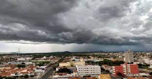 Noite de boas chuvas em Emas e diversas cidades do Sertão.