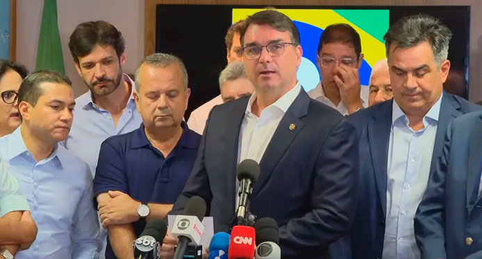 ‘Pode ser amanhã ou nunca’, diz Flávio sobre retorno de Bolsonaro ao Brasil