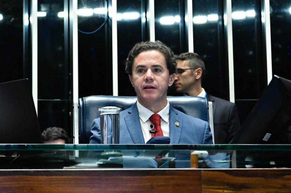 Veneziano é reeleito vice-presidente do Senado Federal