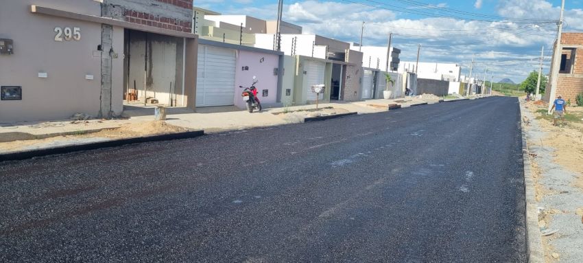 Patos é o primeiro município a receber pavimentação de ruas com base sustentável na Paraíba