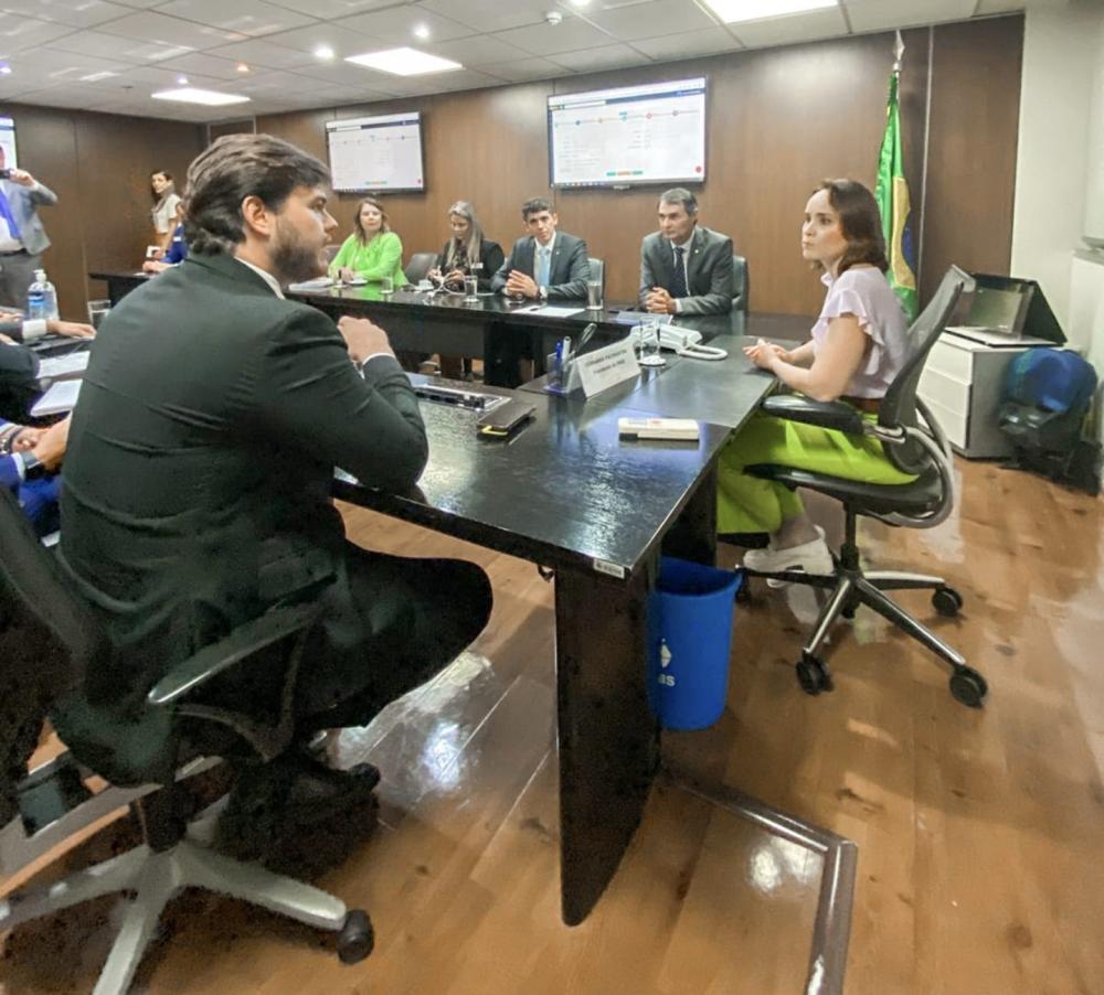 Bruno assegura liberações de recursos no MEC e no Ministério dos Transportes para Campina Grande
