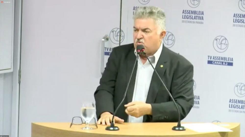 Deputado tranquiliza enfermeiros e técnicos de enfermagem que atuam no Governo da Paraíba