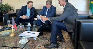 Em Brasília, João Azevêdo se reúne com ministro Waldez Góes e solicita investimentos em infraestrutura hídrica para a Paraíba