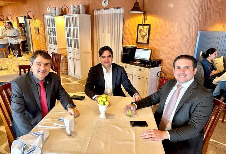 Romero se reúne com Hugo Motta e Murilo Galdino e sinaliza ‘caminhar junto’ com o Republicanos