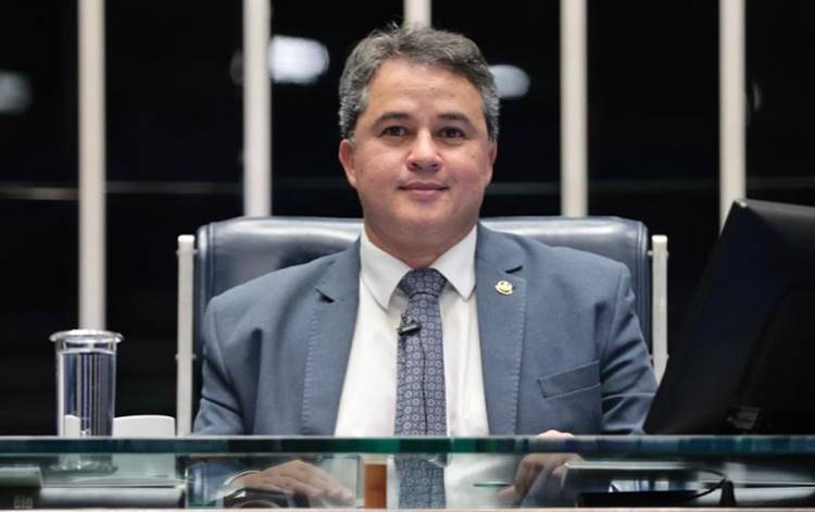 Com mais de 40% em enquete, Efraim Filho é escolhido como o maior ‘Benfeitor do Sertão’