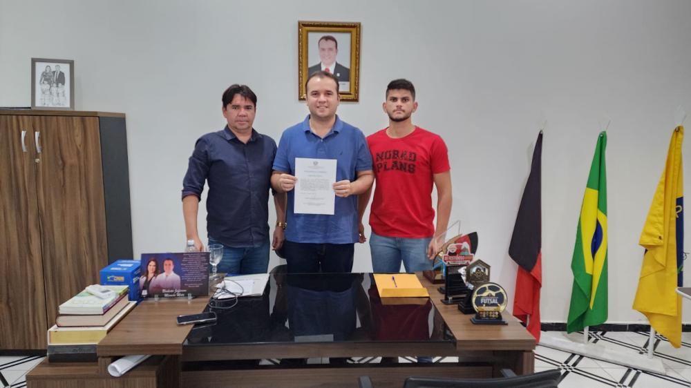 Prefeito de São Mamede assina Ordem de Serviço para retomada das obras da Creche Modelo e reformas de Grupos Escolares na Zona Rural