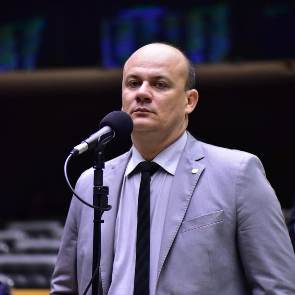 Cabo Gilberto chama Delgatti de “picareta” e diz que Bolsonaro encontrou com hacker “porque é democrático”