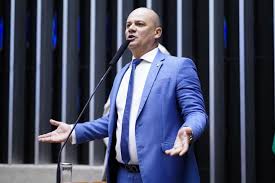 Cabo Gilberto reage e apresenta PEC para redução de deputados: 
