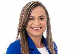 Prefeita de São Domingos exonera servidores contratados, comissionados e secretários