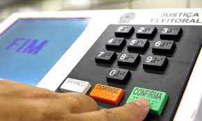 Partidos se movimentam faltando um ano para as eleições municipais