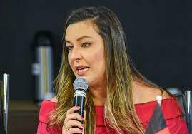 Camila sai em defesa de Tovar após foto cumprimentando João Azevedo e critica reação de Pedro Cunha Lima