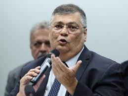 Ministro da Justiça Flávio Dino defende mudança na lei para enquadrar facções como terroristas