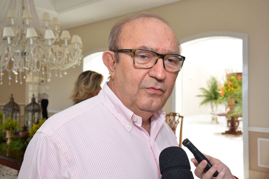 Justiça determina retorno de Buega Gadelha à presidência da FIEP