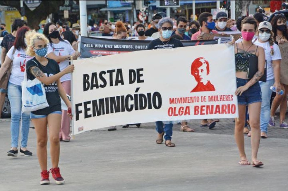 Protesto pede justiça para Patrícia Roberta e proteção para outras mulheres listadas por suspeito, na PB